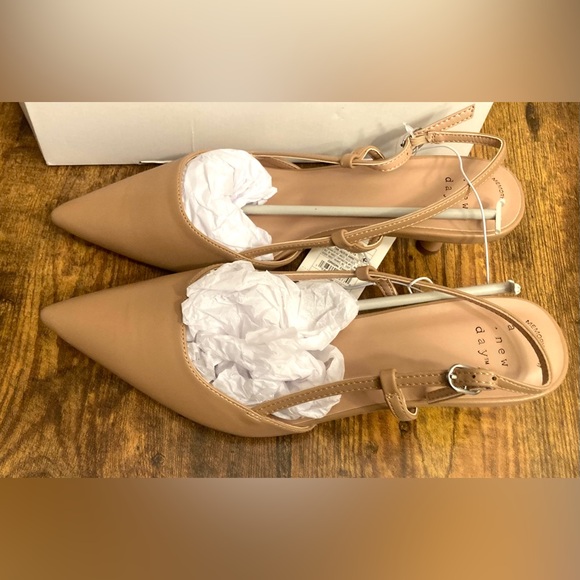 Women's Annette Slingback Kitten Heels with Memory Foam a New Day Size 8 new - Picture 2 of 6